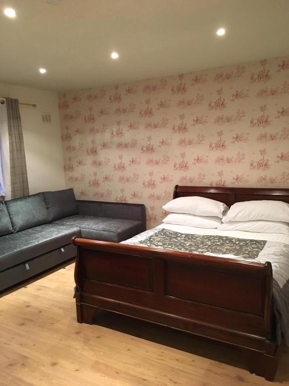 Lanark Residence room 6